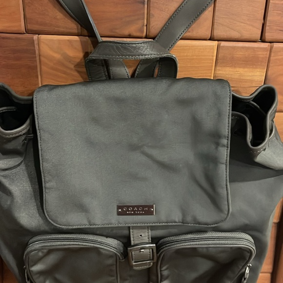Coach Vintage Gray Nylon & Leather Backpack H9Z-6243 Waterproof - EUC - Picture 3 of 11